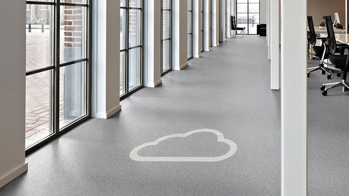 De Luminous flooring van Philips Lighting maakt verbinding met uw gebouwbeheersysteem met cloud-gebaseerd management
