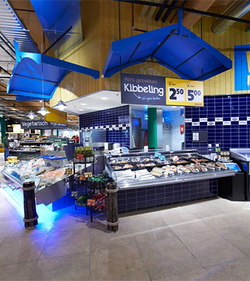 Philips Lighting verlicht de vis zo, dat de versheid direct opvalt in de Jumbo Foodmarkt, Nederland