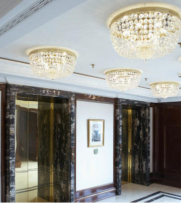 Doorgangsruimten van het Ritz-Carlton Hotel, verlicht door Philips Lighting