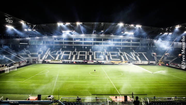  Philips Lighting garandeert dat spelers én publiek een perfect zicht hebben in de Ghelamco Arena in Gent