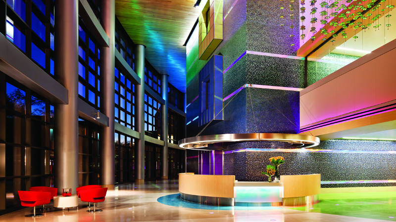 Opfrissen van een kinderziekenhuis met ziekenhuis verlichting