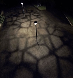 Verschillende effecten op de grond, gecreëerd met de Metronomis LED-armatuur