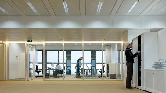 Een kantoorruimte, verlicht met dynamische verlichting van Philips 