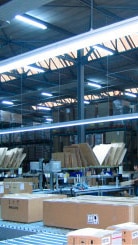 Magazijn dat effectief is verlicht met dynamische verlichting van Philips 