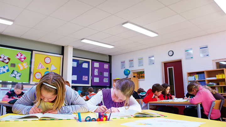 SchoolVision lichtinstelling Aandacht: slimme schoolverlichting voor activiteiten die een hoge concentratie vereisen