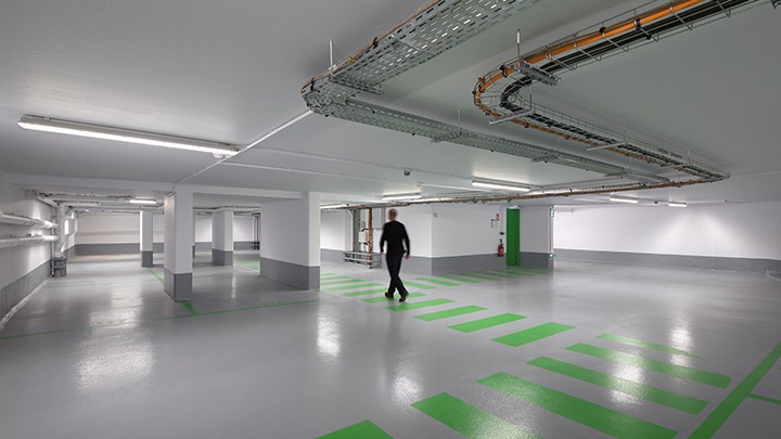 GreenParking van Philips Lighting: optimaliseer parkeergarageverlichting voor voetgangers met behulp van aanwezigheidsdetectie en zonegewijs dimmen