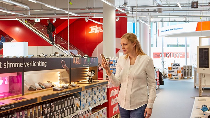 Met de technologie van Indoor positioning wordt u eigenaar van de mobiele ervaring in uw winkel en maakt u het gedrag en de voorkeuren van klanten zichtbaar.