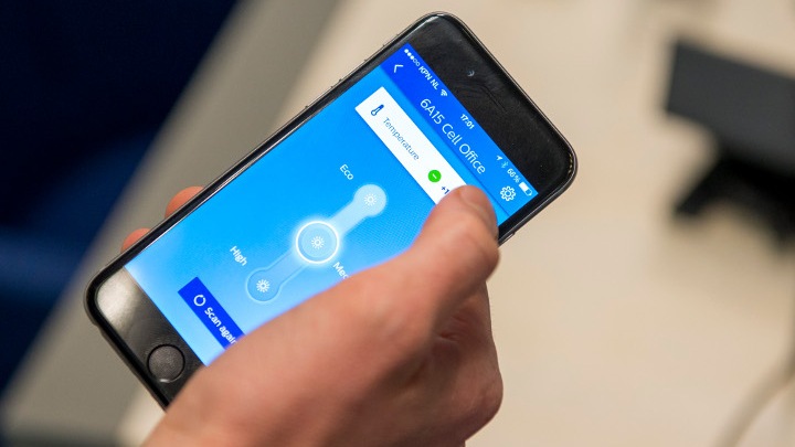 Connected Lighting (InterAct Office) van Philips Lighting maakt bewegwijzering via de smartphone en gepersonaliseerde instellingen van de werkruimte mogelijk
