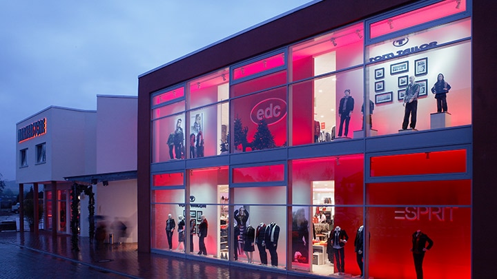 Accentverlichting komt tot leven met PerfectScene dynamic window LED etalageverlichting van Philips Lighting