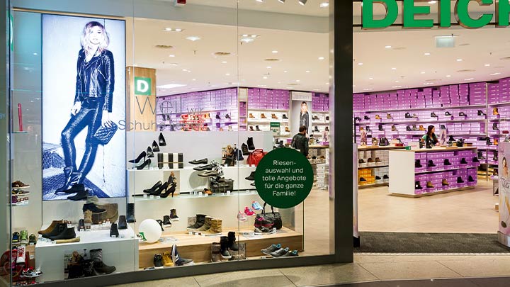 Een heldere etalage haalt klanten de winkel in