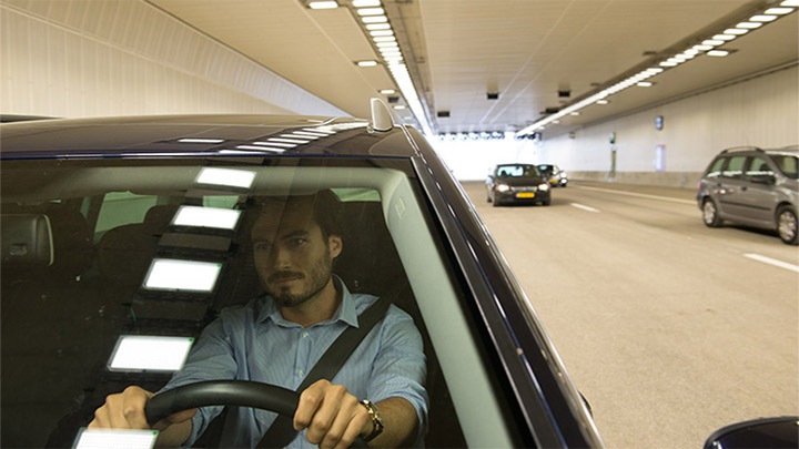 Veilige en helder verlichte tunnel