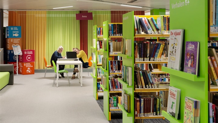 Eclairage circulaire à la bibliothèque de Courtrai :  Installation, entretien, upgrading et recyclage
