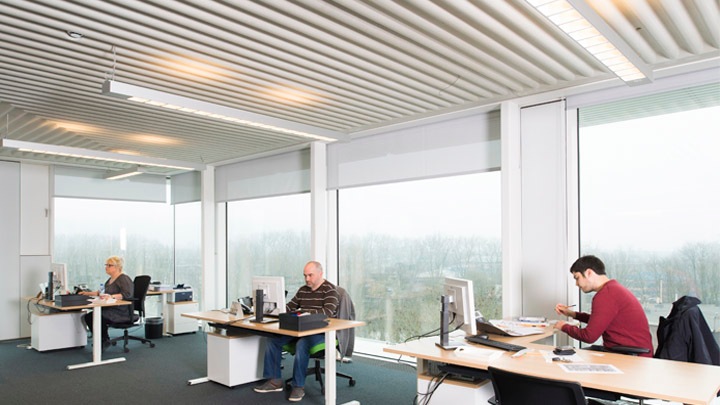 Agoria Conference & Business Centre “Diamant Liège” verlicht met PowerBalance LED-verlichting van Philips