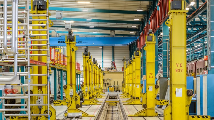 Intelligente LED-verlichting systeem GreenWarehouse bij de tractiewerkplaats van NMBS te Charleroi