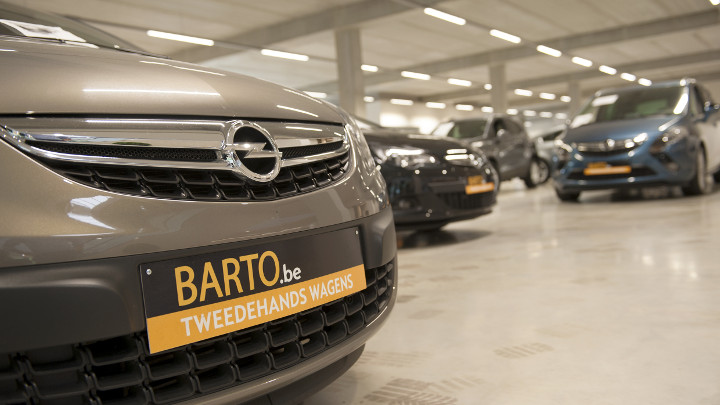 Accentverlichting in showroom Opel garage Barto