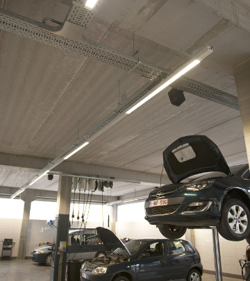 Maxos lichtlijnen in Barto garage