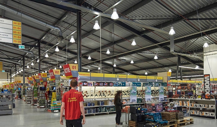 Praxis en Brico kiezen voor Light as a Service