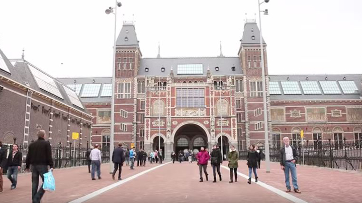 Rijksmuseumbezoekers delen hun ervaringen wat betreft de nieuwe verlichting