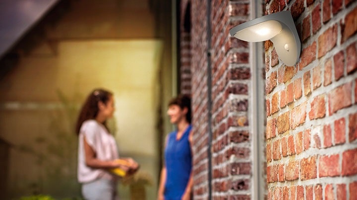 Gevoelig voor cliënt Anemoon vis Buitenverlichting met sensor | Philips verlichting