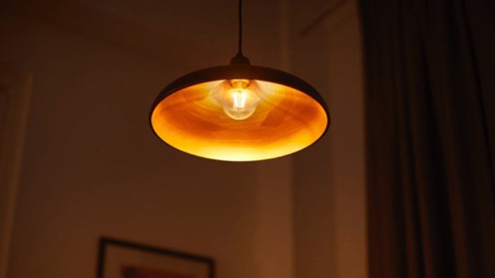 Een lamp met een warme, knusse gloed